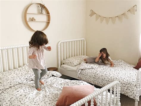 share bed with stepsister|Tips for Siblings Sharing a Bedroom .